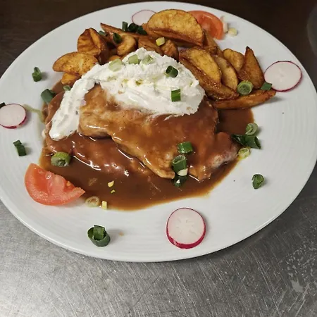 - Restaurant Baumann Hotel Freiberg am Neckar