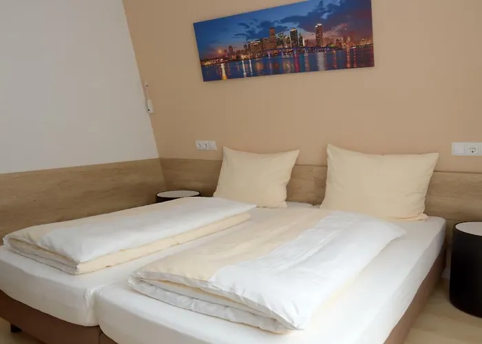 - Restaurant Baumann 2* Freiberg am Neckar